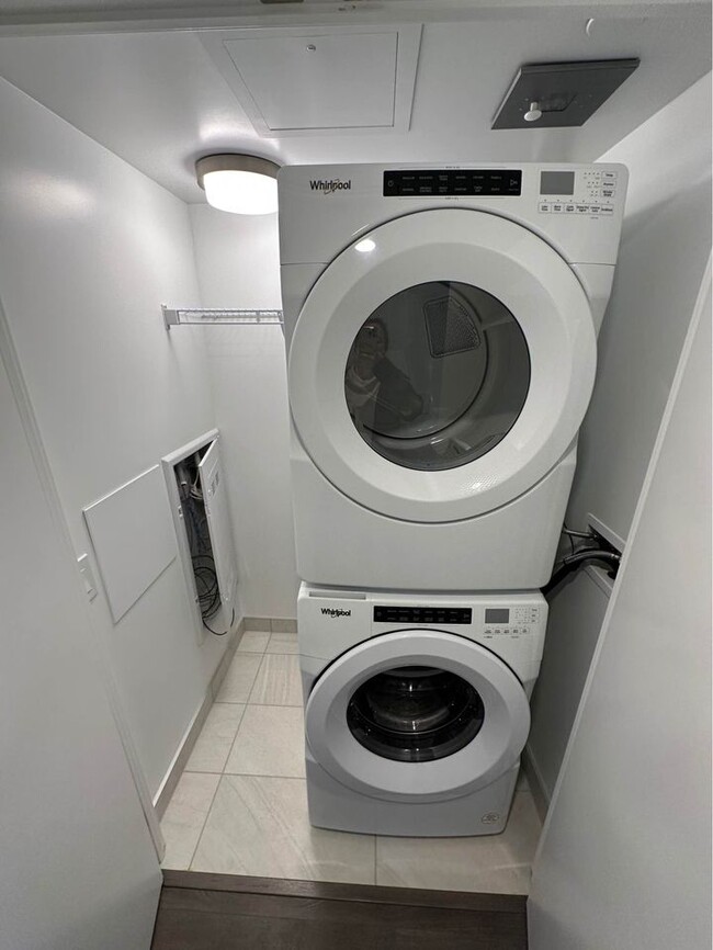 Insuite Laundry (brand new) - 30 Samuel Wood Way