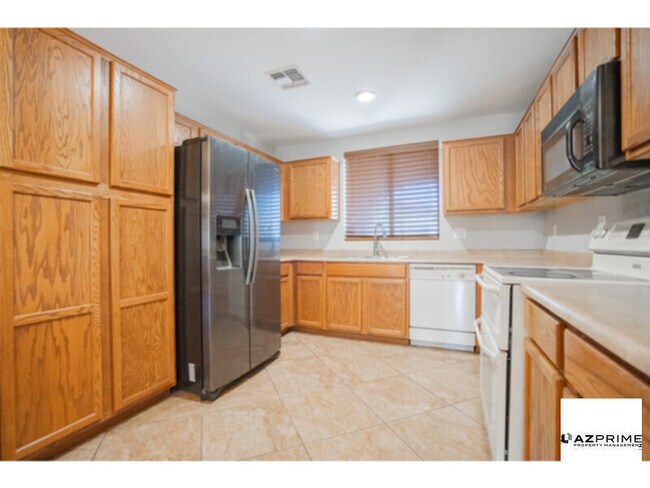 Building Photo - Beautiful 3/2 Phoenix House Near Cesar Cha...