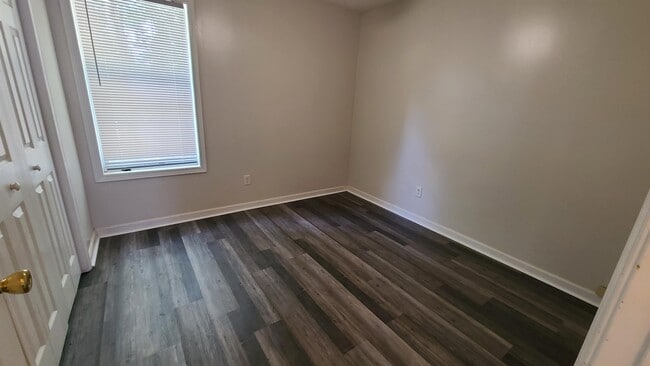 Building Photo - 601 Connors Path