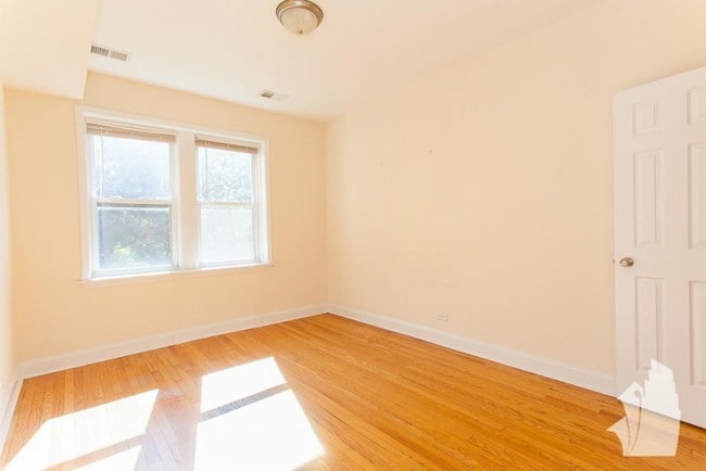 Foto del edificio - 3428 W Parker Ave