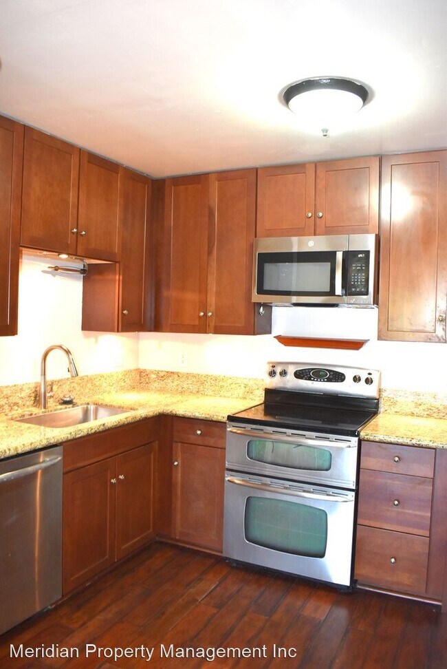 Building Photo - 2 br, 1 bath House - 939 D Ave Unit 6