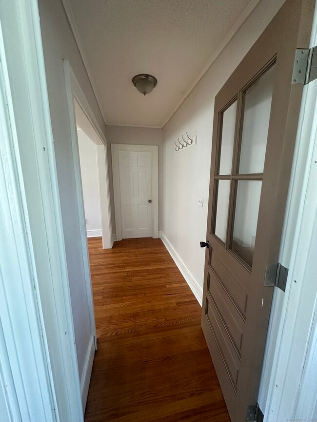Building Photo - 109 Evergreen Ave