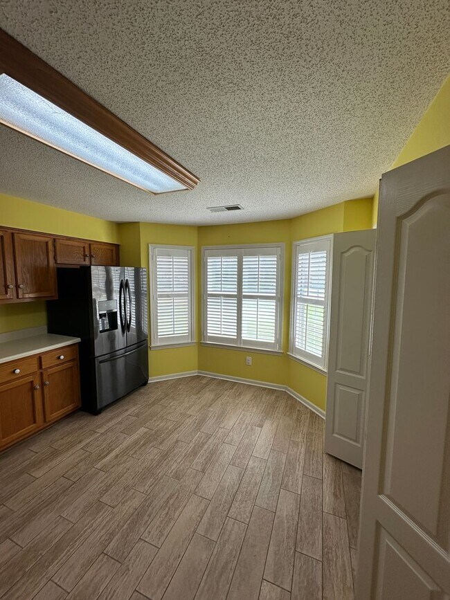 Foto del edificio - Olive Branch-3 BR/ 3 BA with HUGE Flex Room