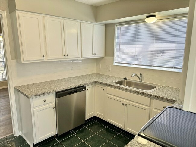 Building Photo - 9911 Landry Blvd