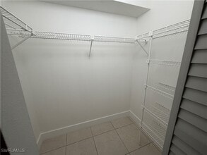 Building Photo - 5321 Summerlin Rd