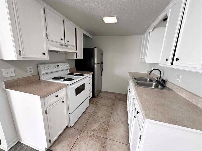 Building Photo - 7317 Melrose Ln