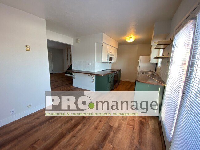 Foto del edificio - Three bed, one and a half bath townhouse in Idaho Falls