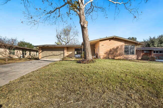Foto del edificio - 319 Marquis Ln