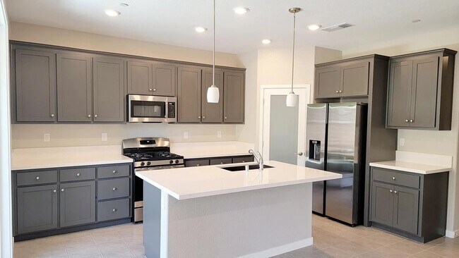 Foto del edificio - 4404 Sierra Pine Way