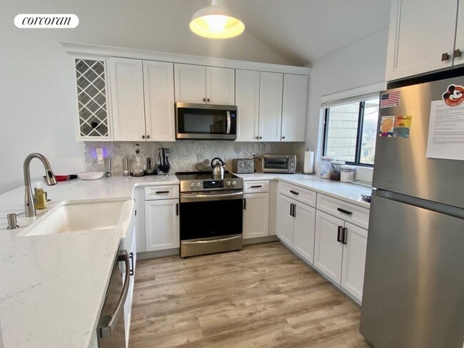 Foto del edificio - 52 Fairway Pl