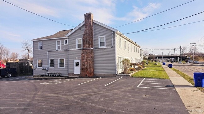 Building Photo - 2650 Seneca St