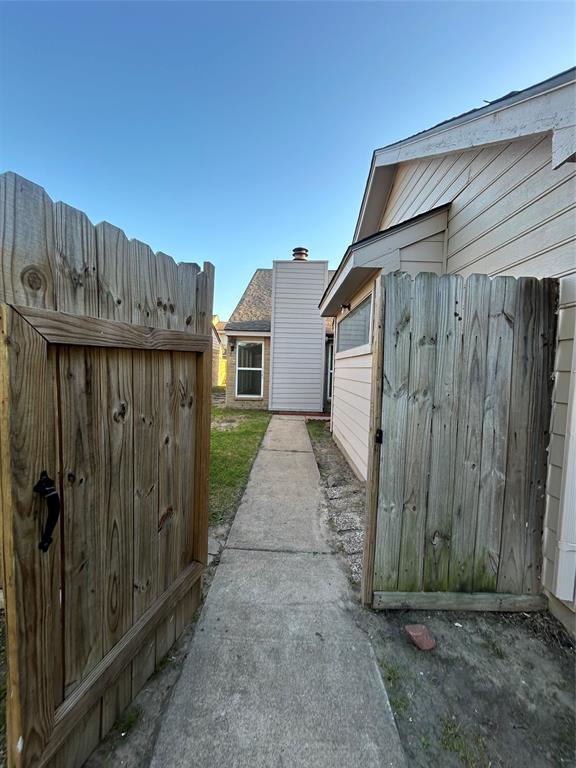 Building Photo - 11825 Spring Grove Dr