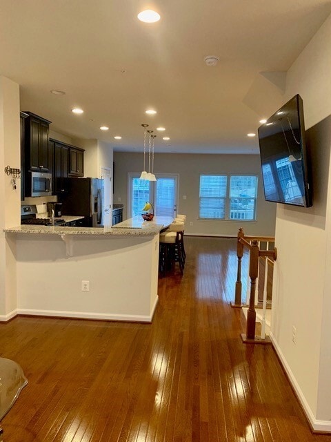 Building Photo - Gorgeous brick front 3bd 2/2bth townhouse ...