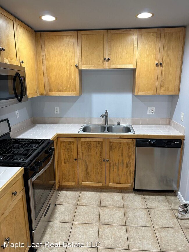 Building Photo - 3 br, 2 bath House - 4722 12th Avenue NE, ...