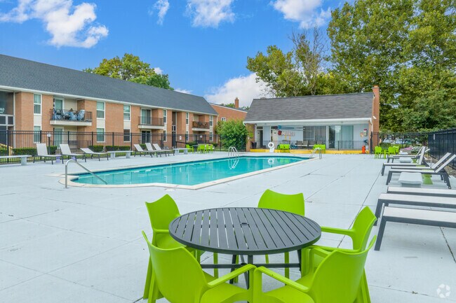 Building Photo - Kings Pointe Apartments - Warren, MI
