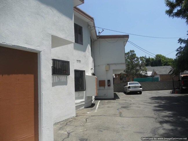 Foto del edificio - 5122 Oakland Ave