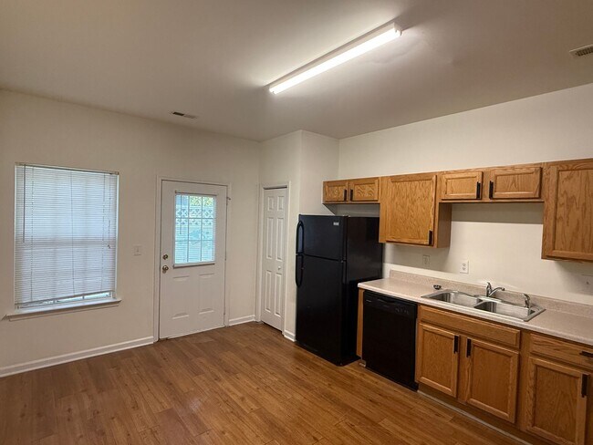 Foto del edificio - 7033 Somerset Springs Dr