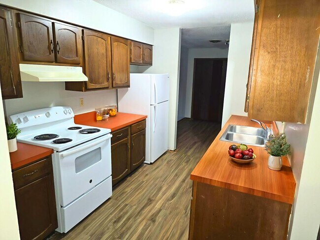 Building Photo - 3906 N Franklin St