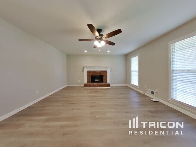 Building Photo - 579 Stratford Dr