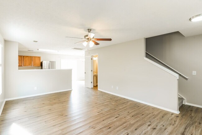 Foto del edificio - 2803 Creekbend Dr