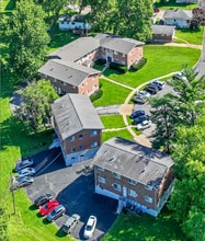 Building Photo - 145 Reeb Ln