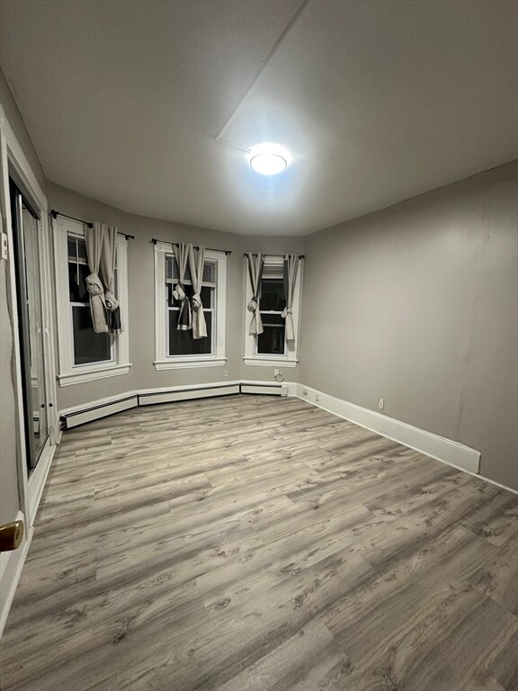 Foto del edificio - 296 S Broadway