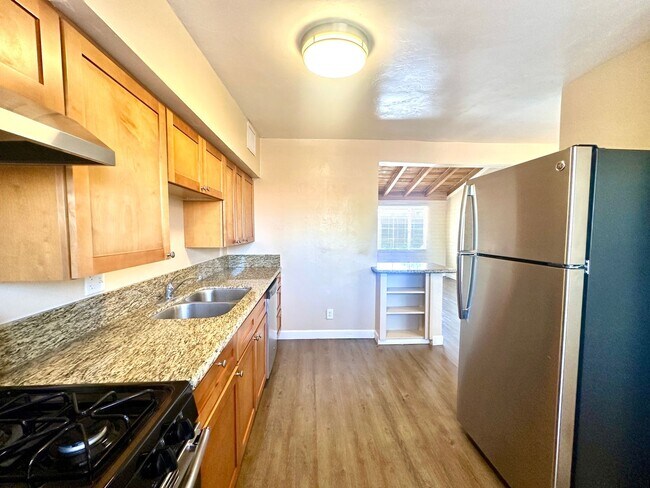 Building Photo - Desert Club Apartments