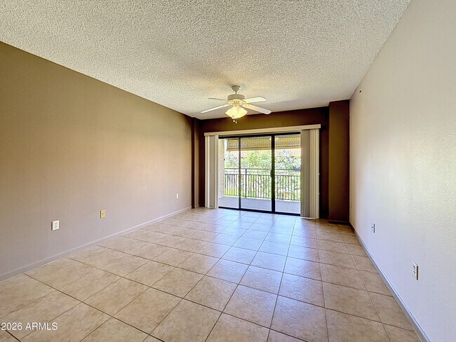 Foto del edificio - 10330 W Thunderbird Blvd