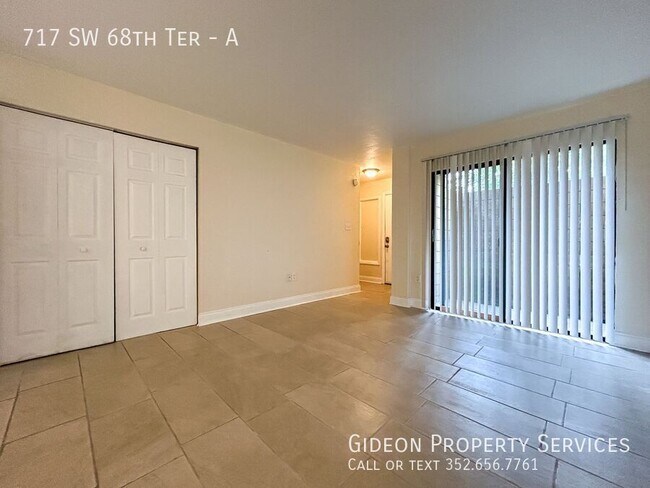 Foto del edificio - 717 SW 68th Ter