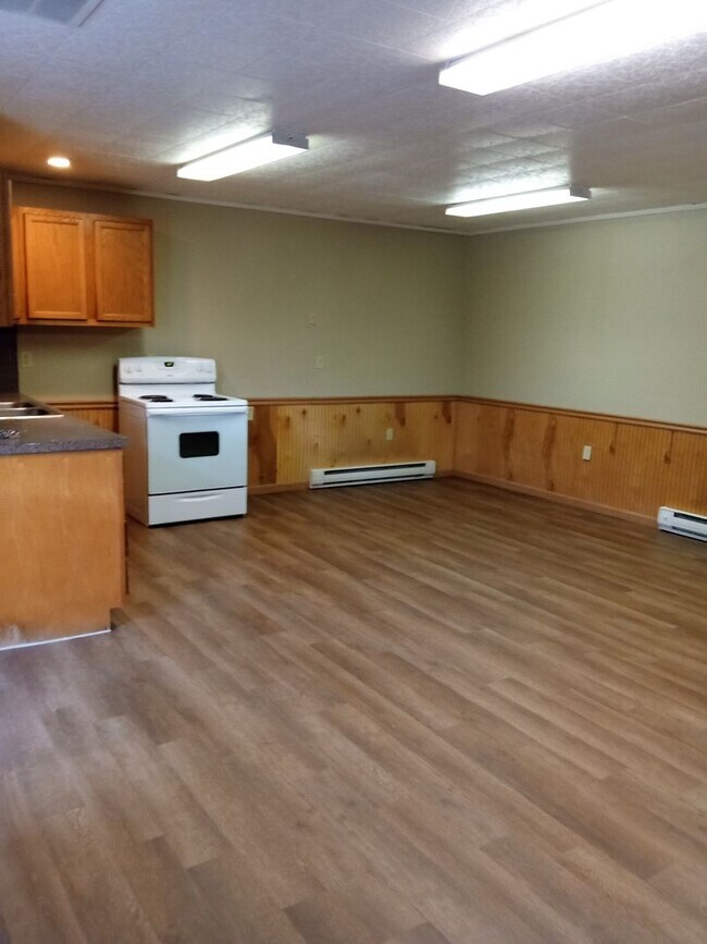 Building Photo - Red Peak  Hogback