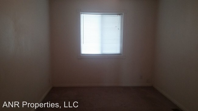 Building Photo - 615 Hyde Ave