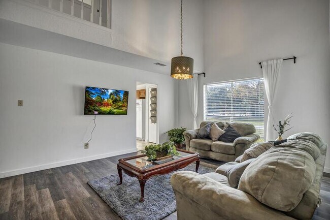 Foto del edificio - 803 Setting Sun Ct