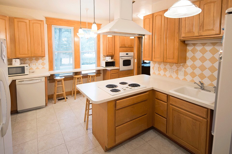kitchen - 601 S Busey Ave