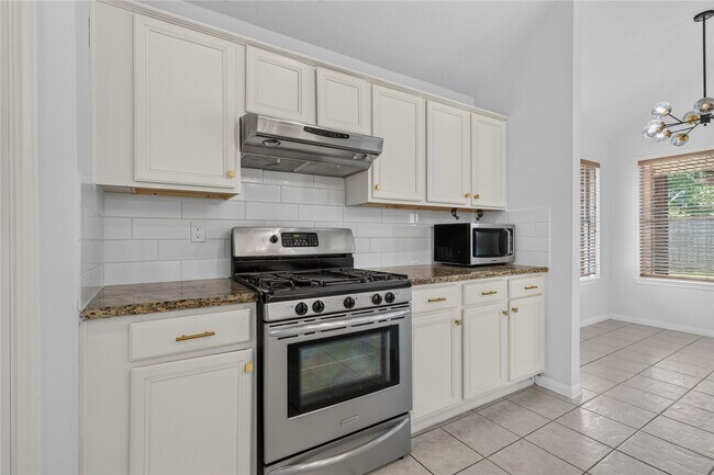 Foto del edificio - 7206 Glen Rosa Dr