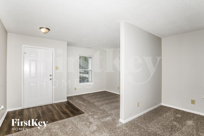 Building Photo - 2825 Ludwig Dr