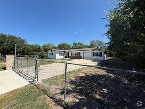 Building Photo - 522 Sutton Dr