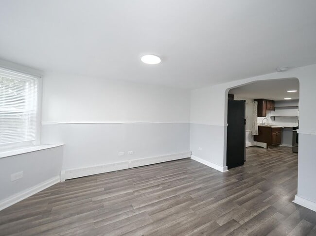 Building Photo - 3250 N Albany Ave