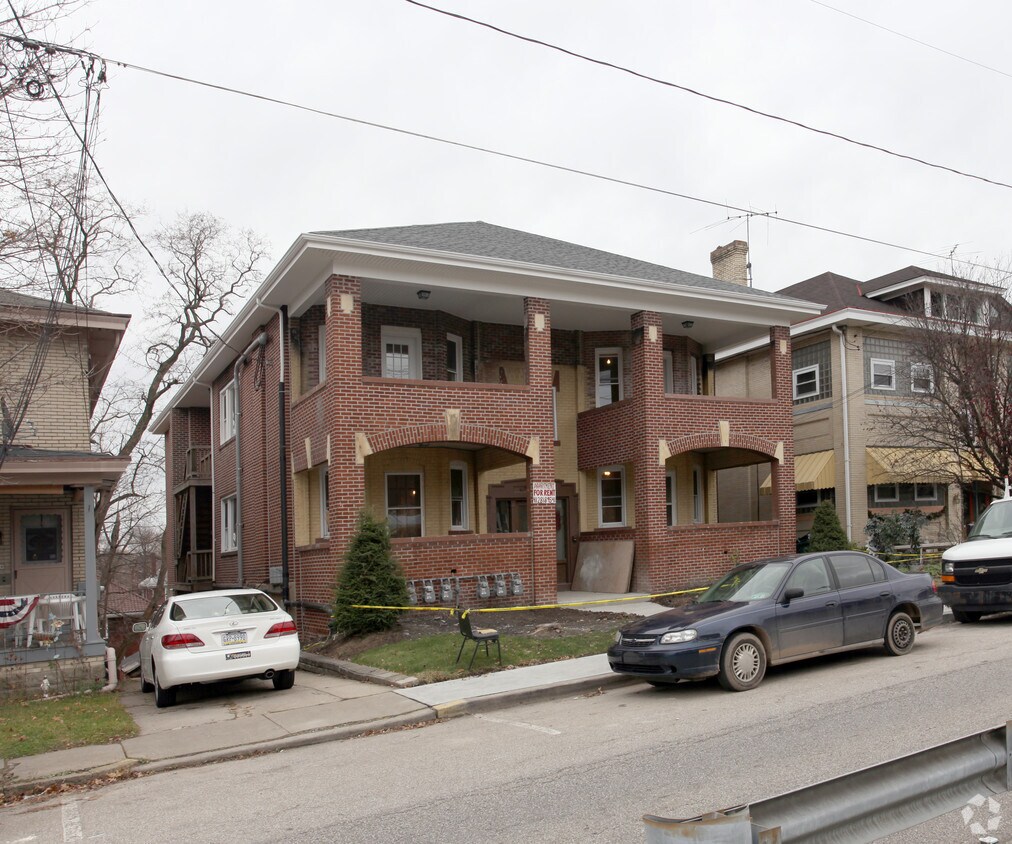 Primary Photo - 2723 Broadway Ave