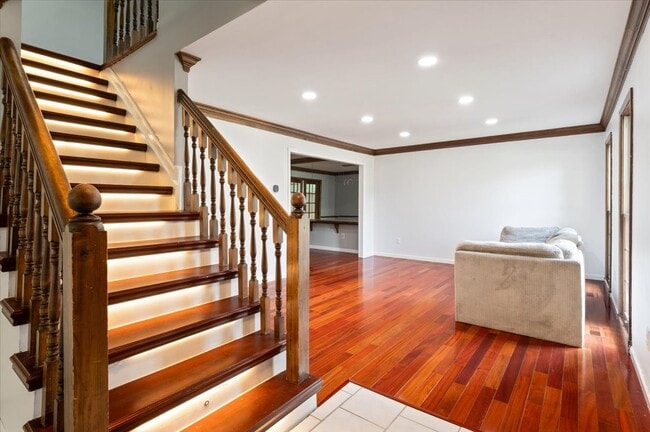 Building Photo - 2196 Willow Leaf Dr