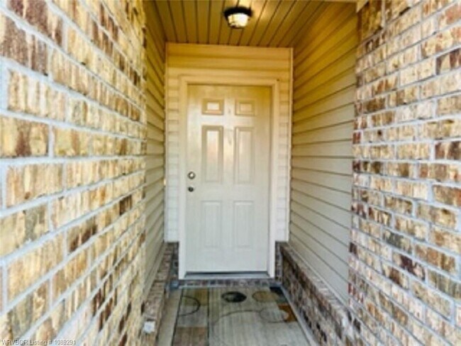 Building Photo - 6414 Huntington Ct