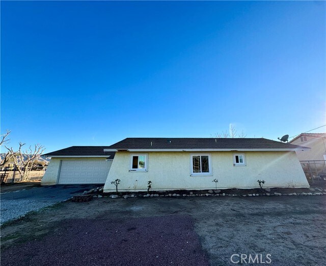 Foto del edificio - 18393 Catalpa St