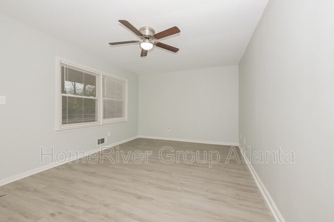 Building Photo - 506 Shady Ln Dr