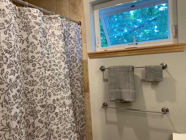 Tile Bathroom - 6122 SE 45th Ave.