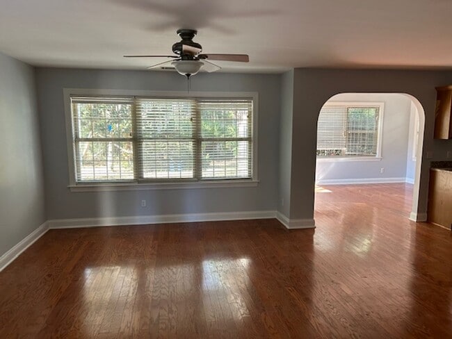 Building Photo - 268 Ceasar Pl