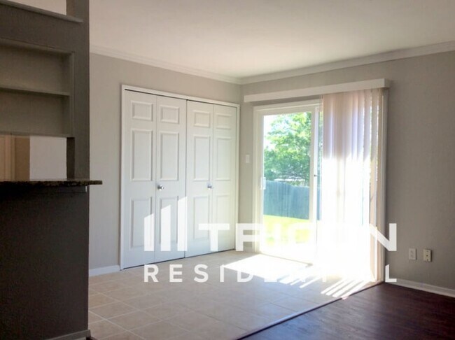 Building Photo - 4204 Pepperbush Dr