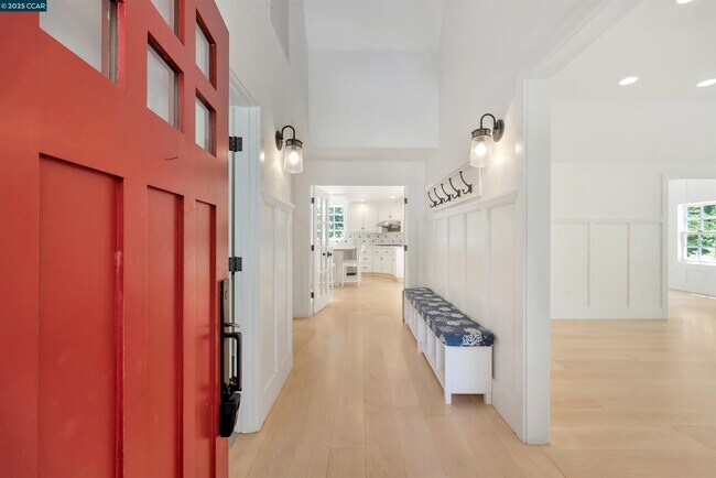 Building Photo - 772 John Way