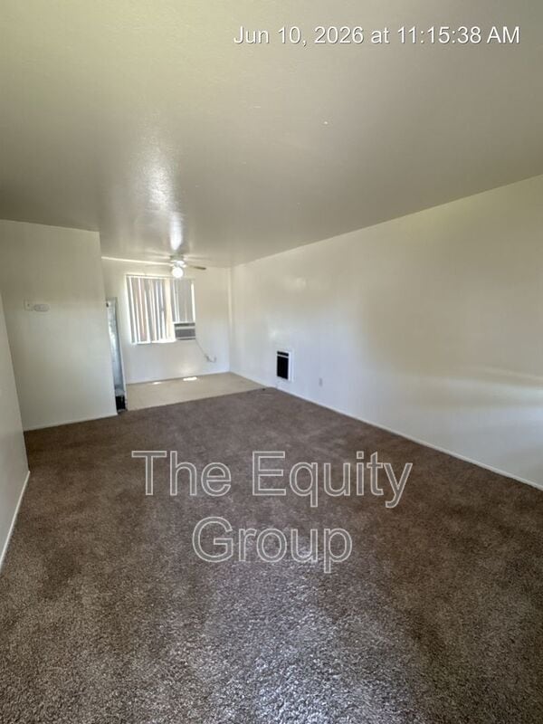 Building Photo - 331 E Elm St