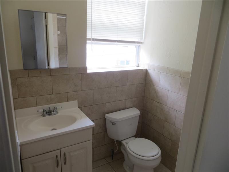 Building Photo - 24 NE 1st Ave