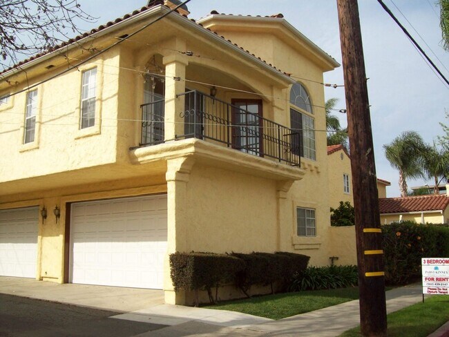 Building Photo - **MEDITERRANEAN STYLE CHARMER**
