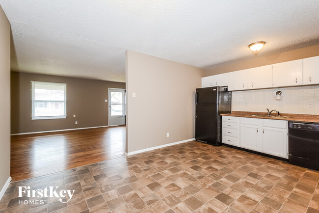 Building Photo - 2561 Courtyard Pl